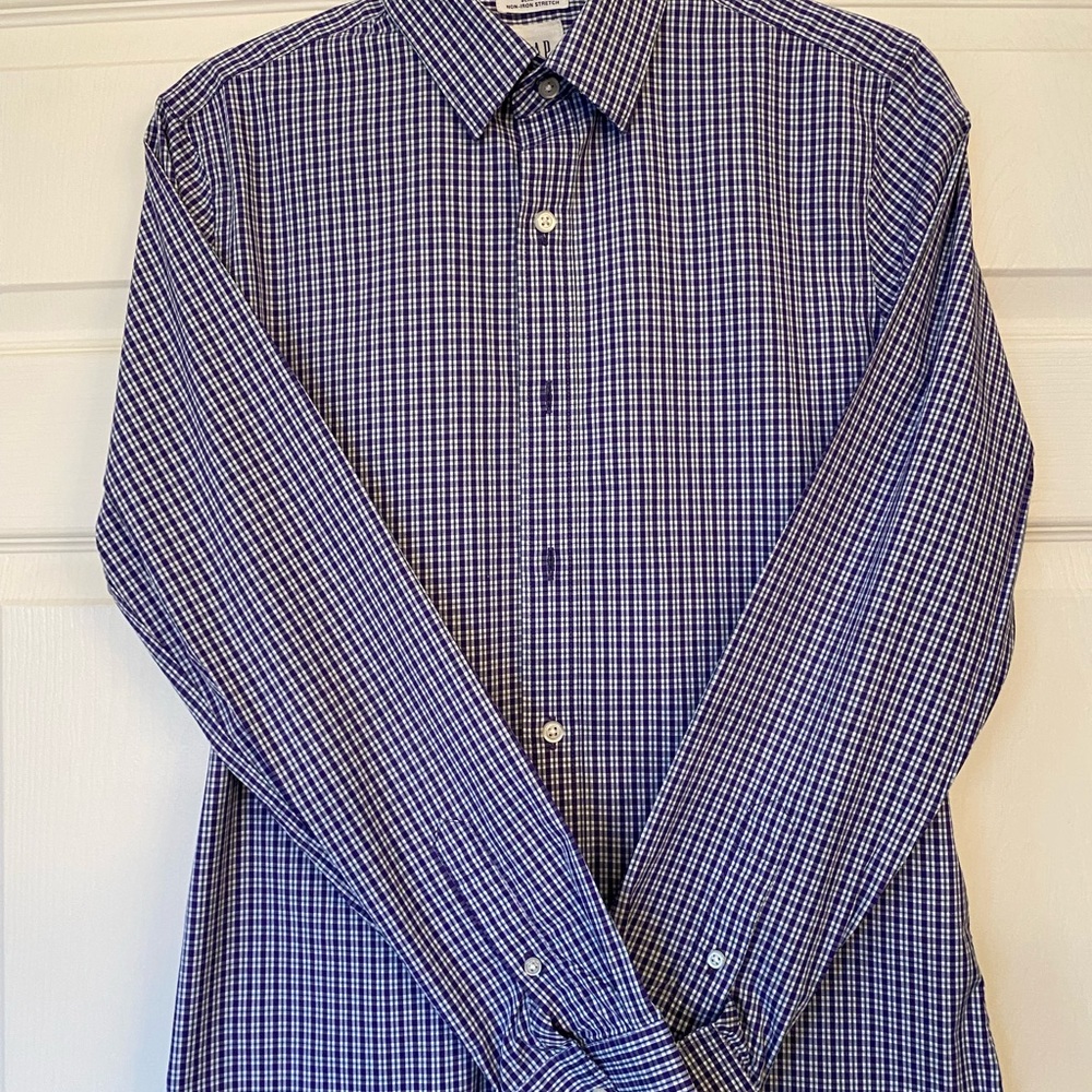 3 for 1! Three GAP long sleeve shirts for one low price.